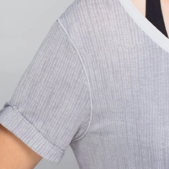 lululemon burnout tee - Picture 3 of 8